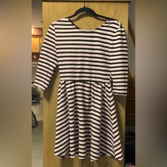 Skater pink and navy striped dress with lace detail in back - Picture 2 of 2